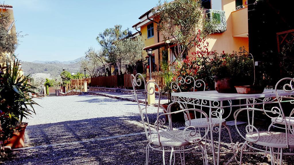 Salvia E Rosmarino - Affittacamere In Liguria Вилланова-д'Альбенга Экстерьер фото